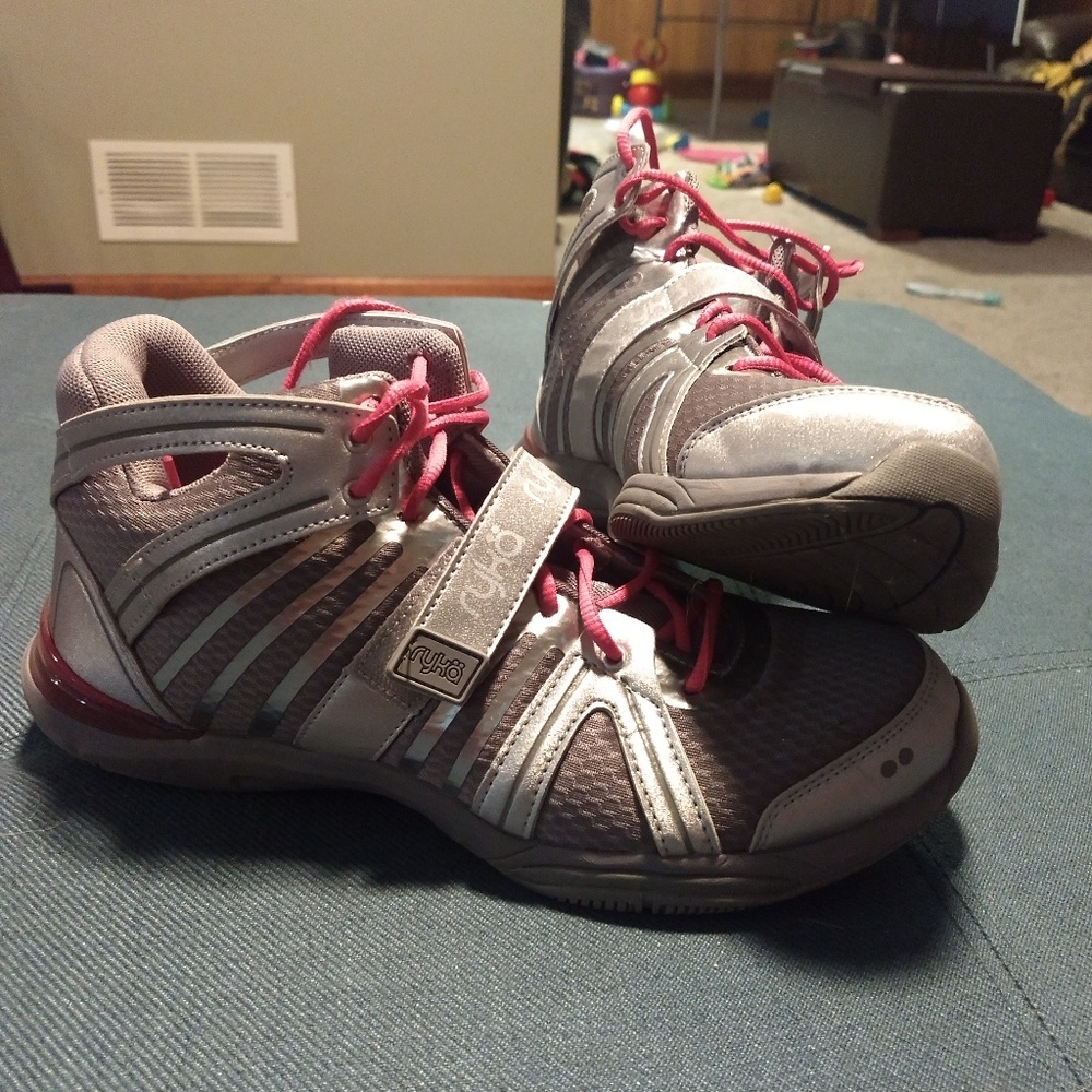 Size 10 Ryka